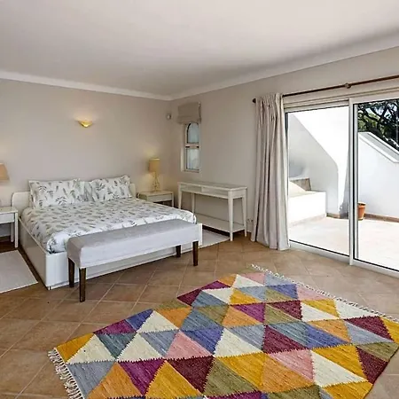 Vale Do Garrao Sleeps 10 With Air Con And Wifi Quinta do Lago