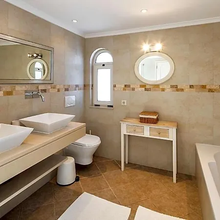 Vale Do Garrao Sleeps 10 With Air Con And Wifi Vila Quinta do Lago