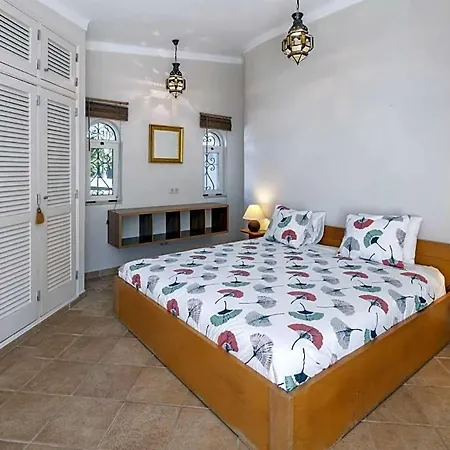 Vale Do Garrao Sleeps 10 With Air Con And Wifi