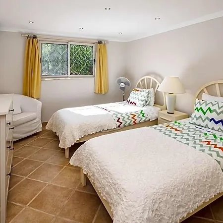 Vale Do Garrao Sleeps 10 With Air Con And Wifi فيلة *