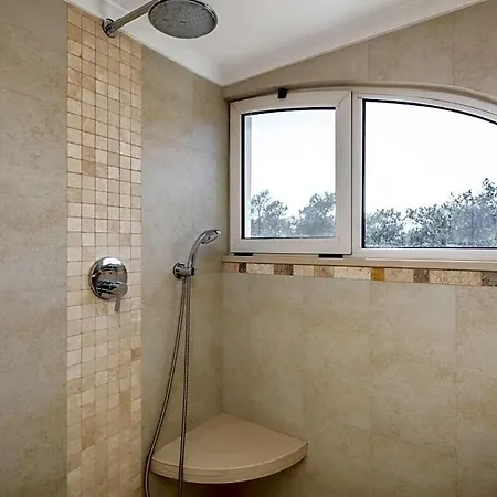 Vale Do Garrao Sleeps 10 With Air Con And Wifi Villa *
